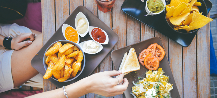 15 Genius Lunch Special Ideas to Bring in More Business - Buzztime